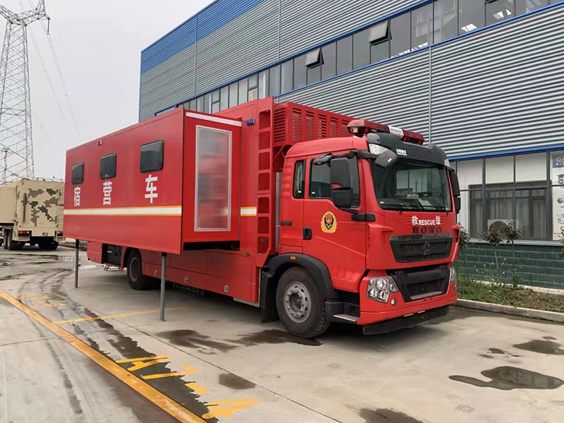 重汽豪沃单桥救援宿营车(24人)
