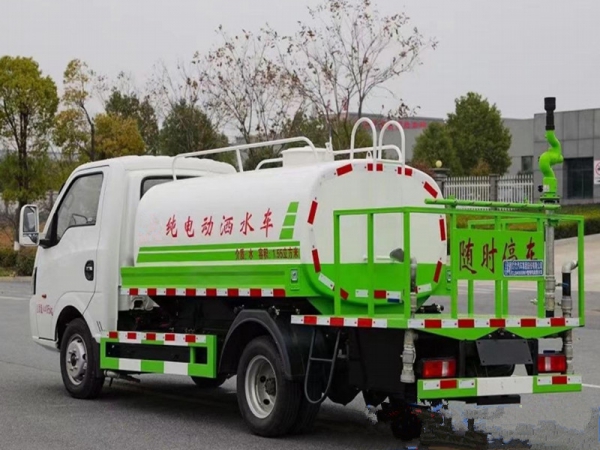 3方东风纯电动洒水车