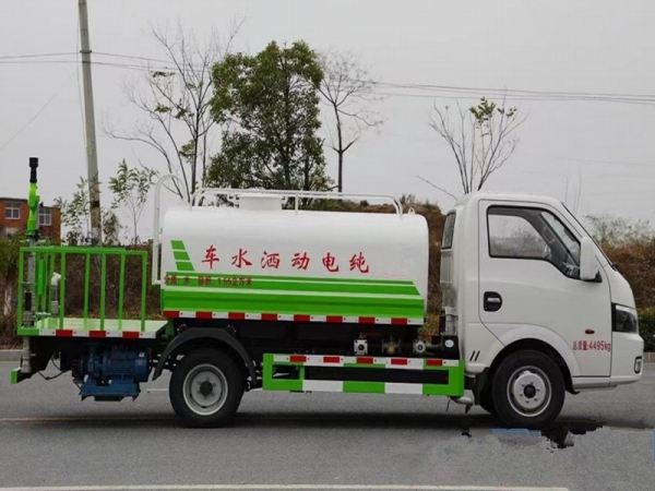 3方东风纯电动洒水车