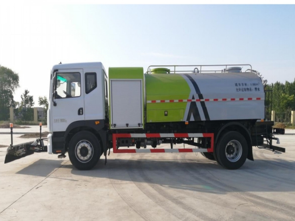 10方纯电动清洗洒水车