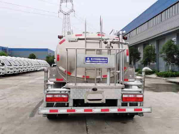 5方纯电动洒水车