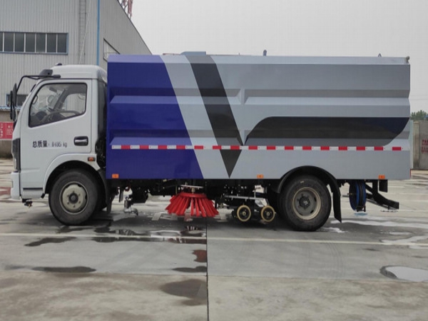 东风8方纯电动洗扫车