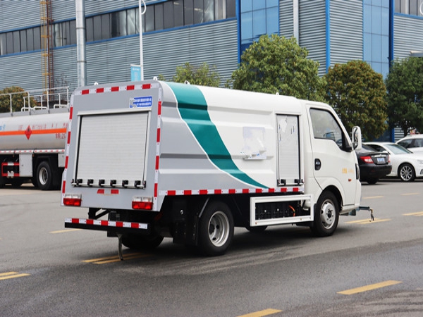 1.2方纯电动路面养护车