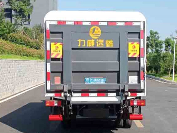 东风桶装垃圾车纯电动密闭