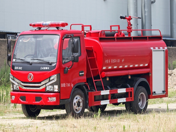 柴油7吨消防洒水车